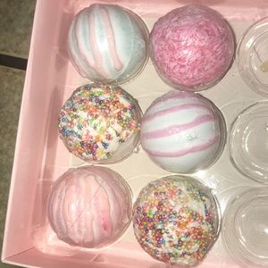 6 Cute bath bombs